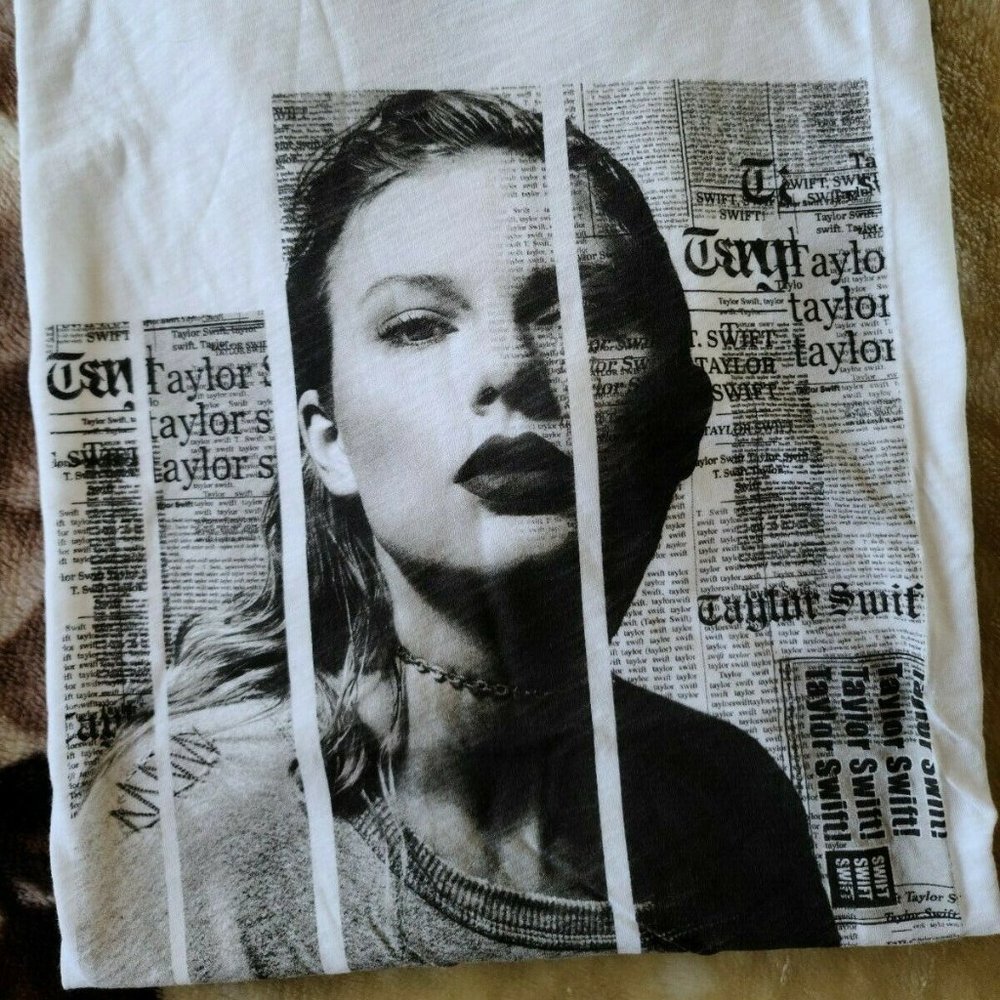 Official Taylor Swift Reputation Tour T-Shirt